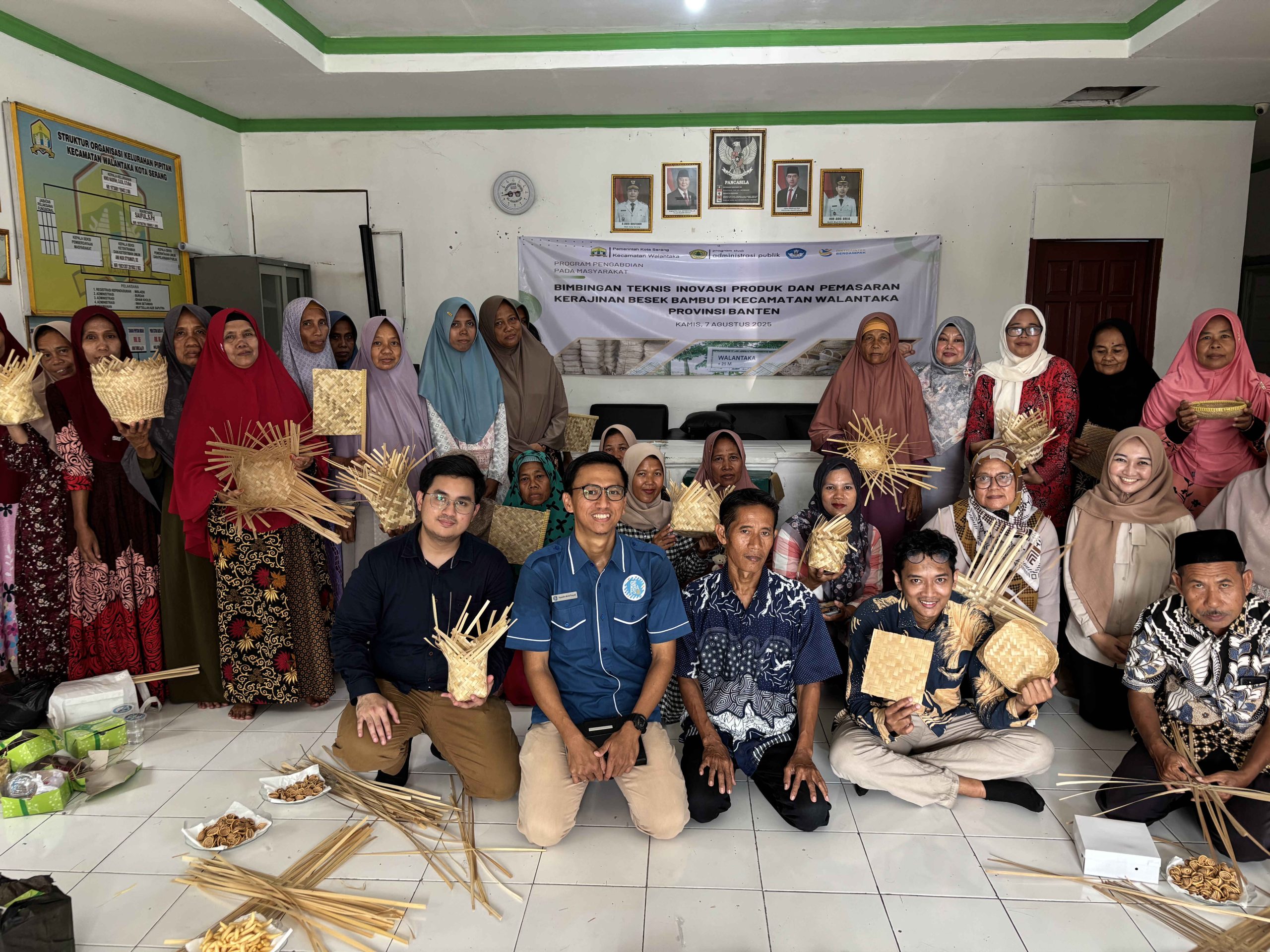 Pengabdian Masyarakat Bimbingan Teknis Inovasi Pemasaran Kerajinan Besek Bambu di Kecamatan Walantaka, Kota Serang, Provinsi Banten